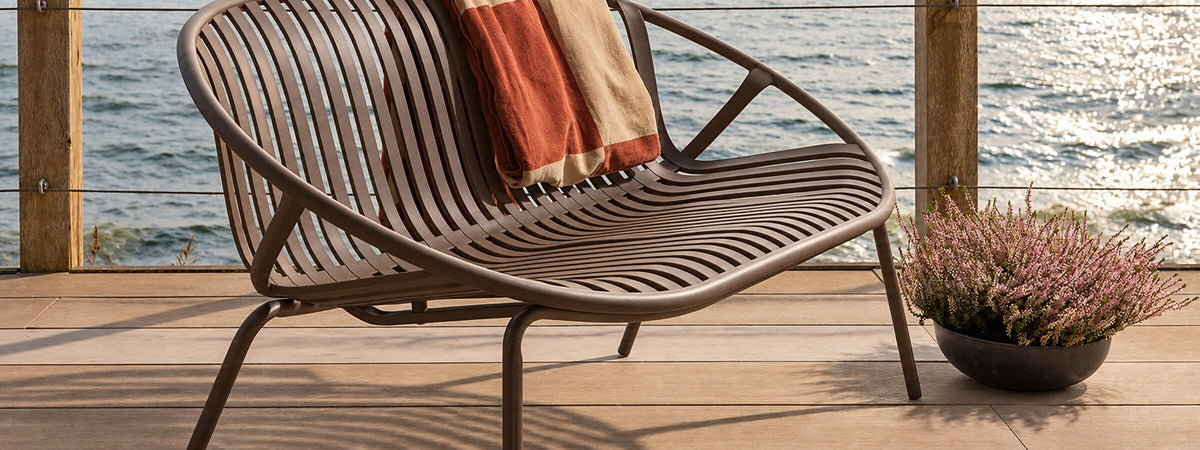 Outdoor Stools & Benches • WOO.design