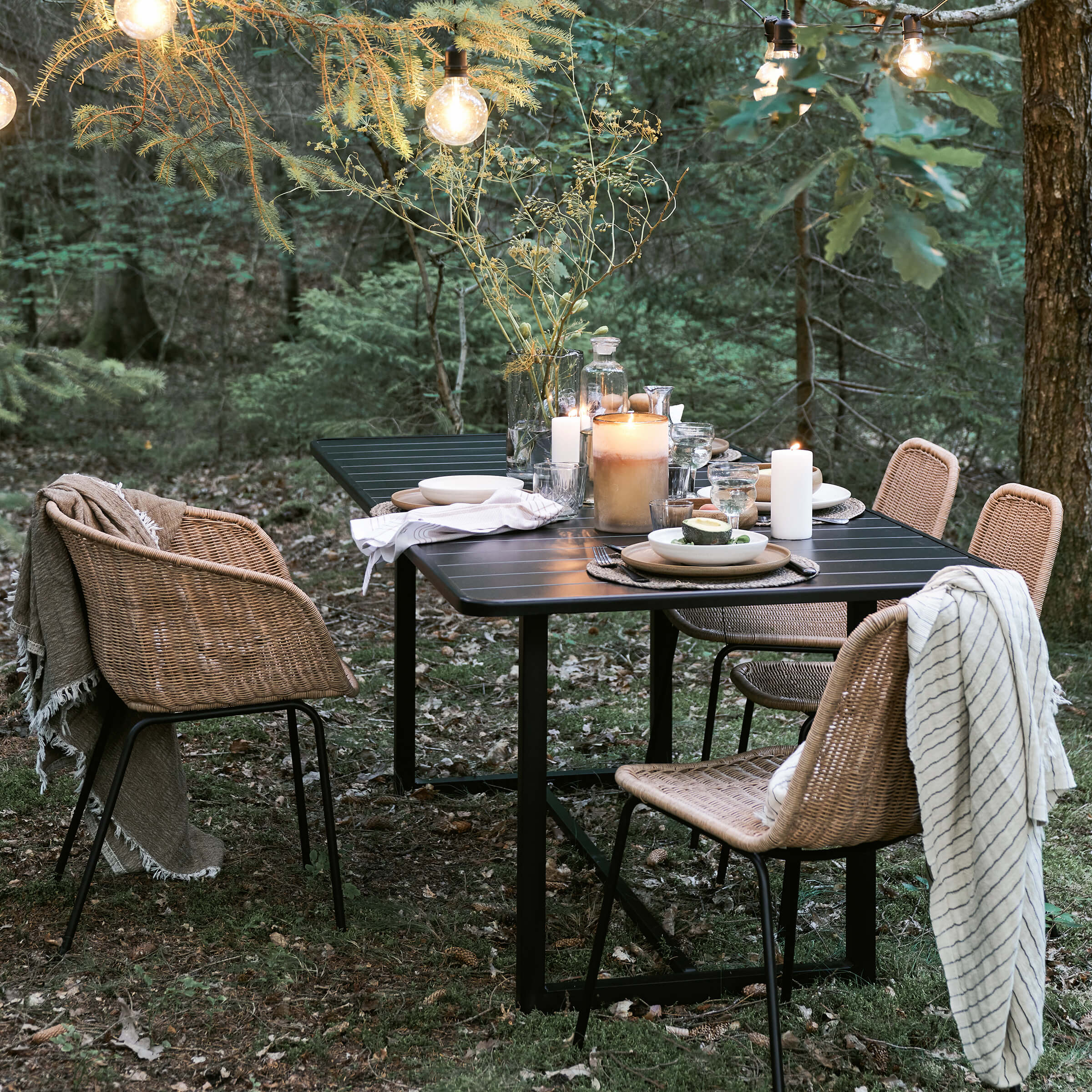 Outdoor Tables - WOO .Design
