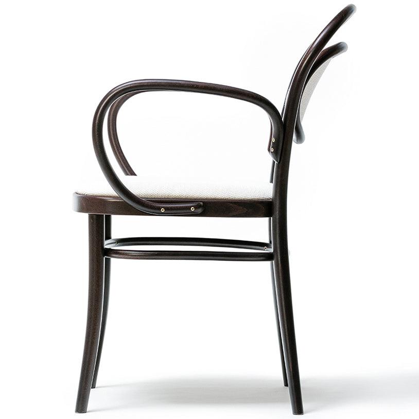 20 Upholstered Armchair - WOO .Design