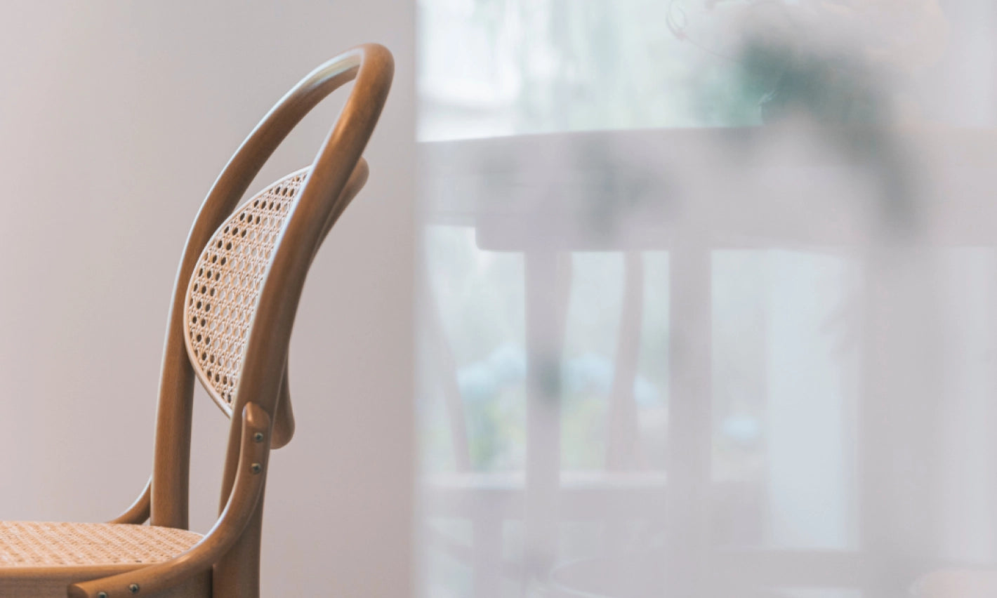 20 Wood Seat Mesh/Cane Back Chair