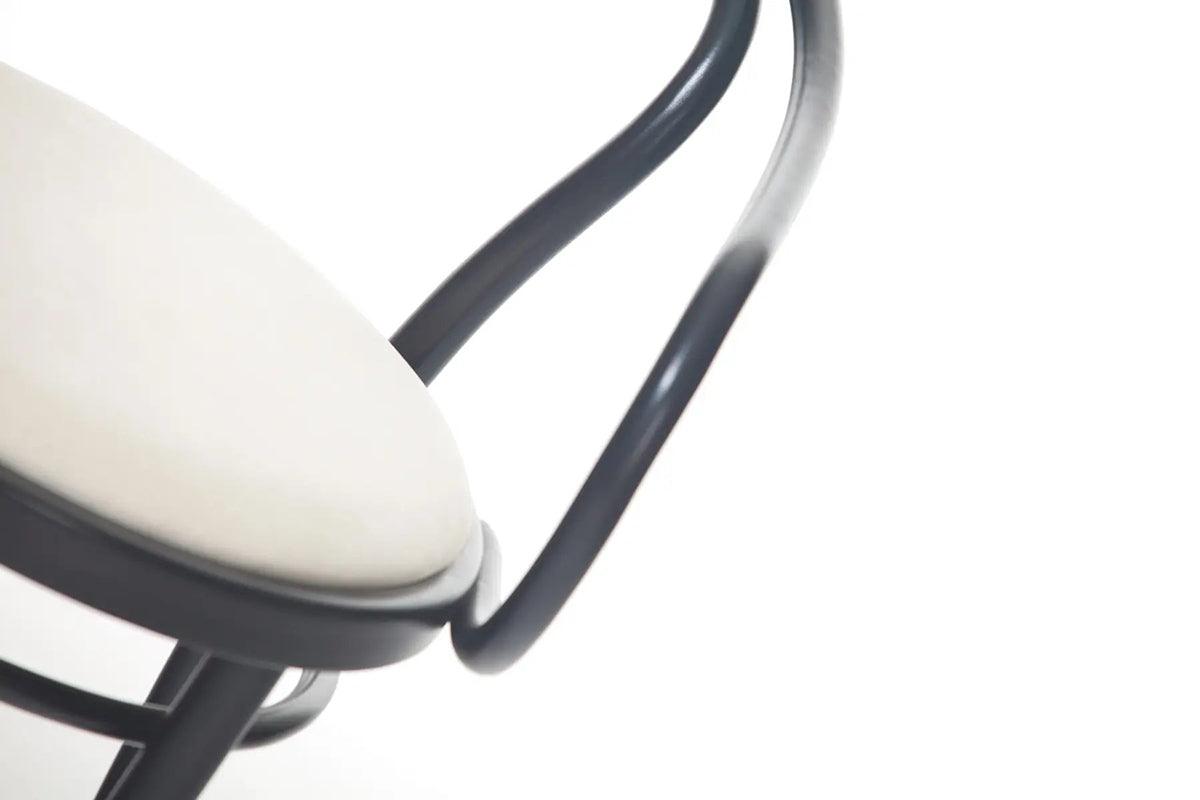 30 Upholstered Armchair - WOO .Design