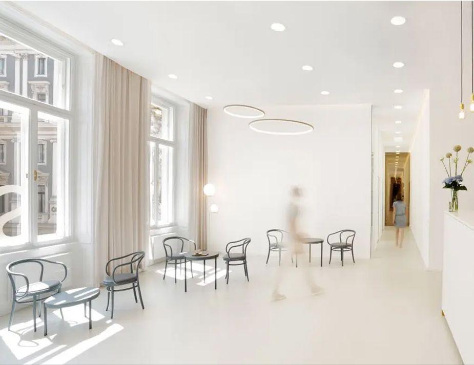 30 Upholstered Armchair - WOO .Design