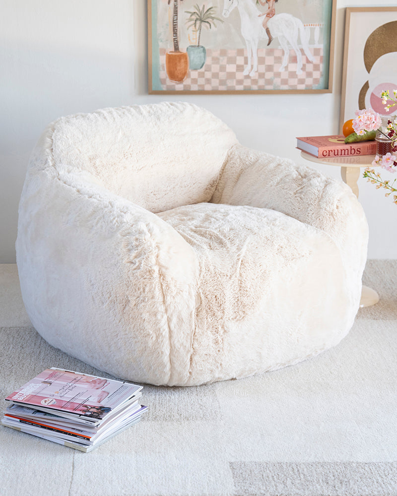 Hug Lounge Chair