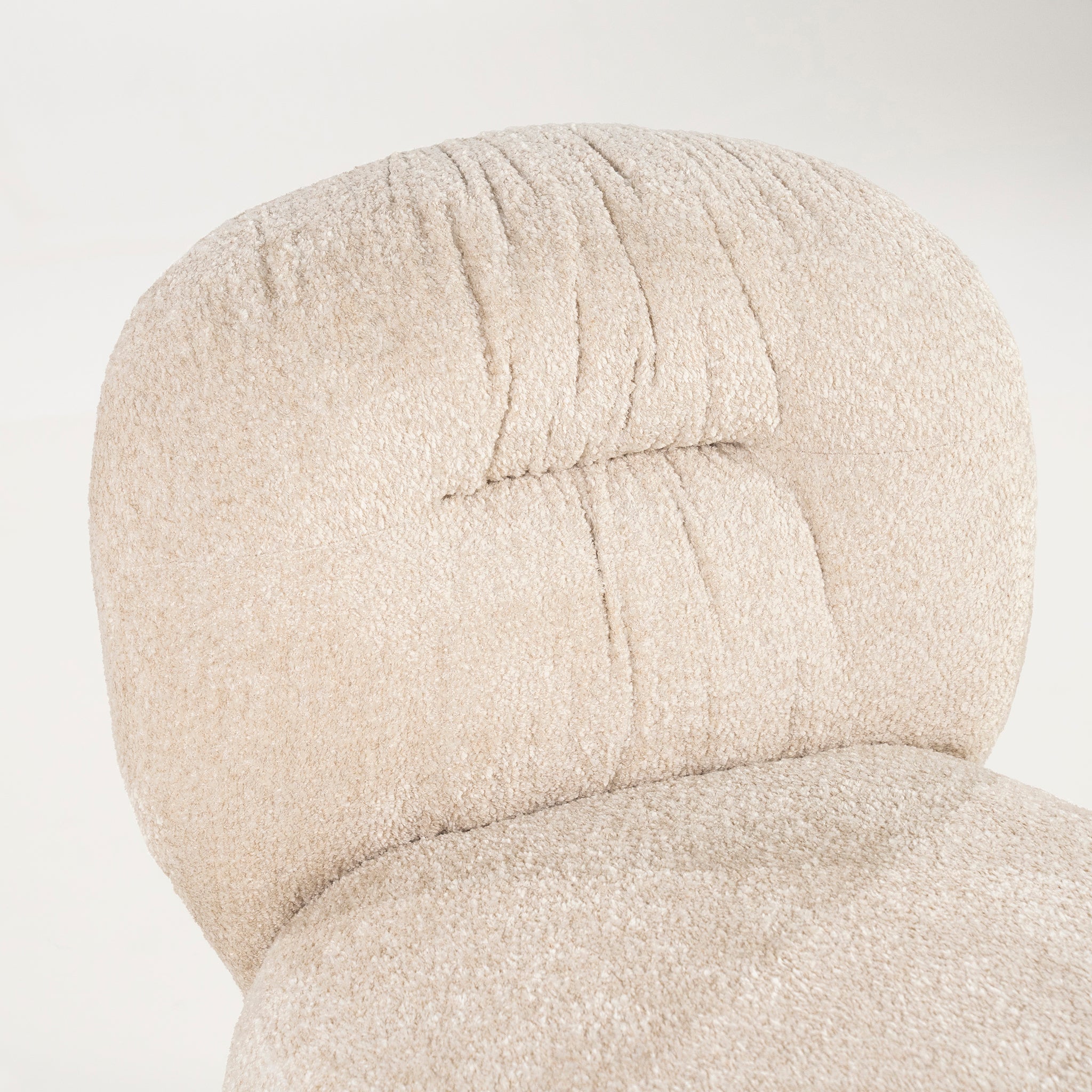 Roux Cusha Lounge Chair