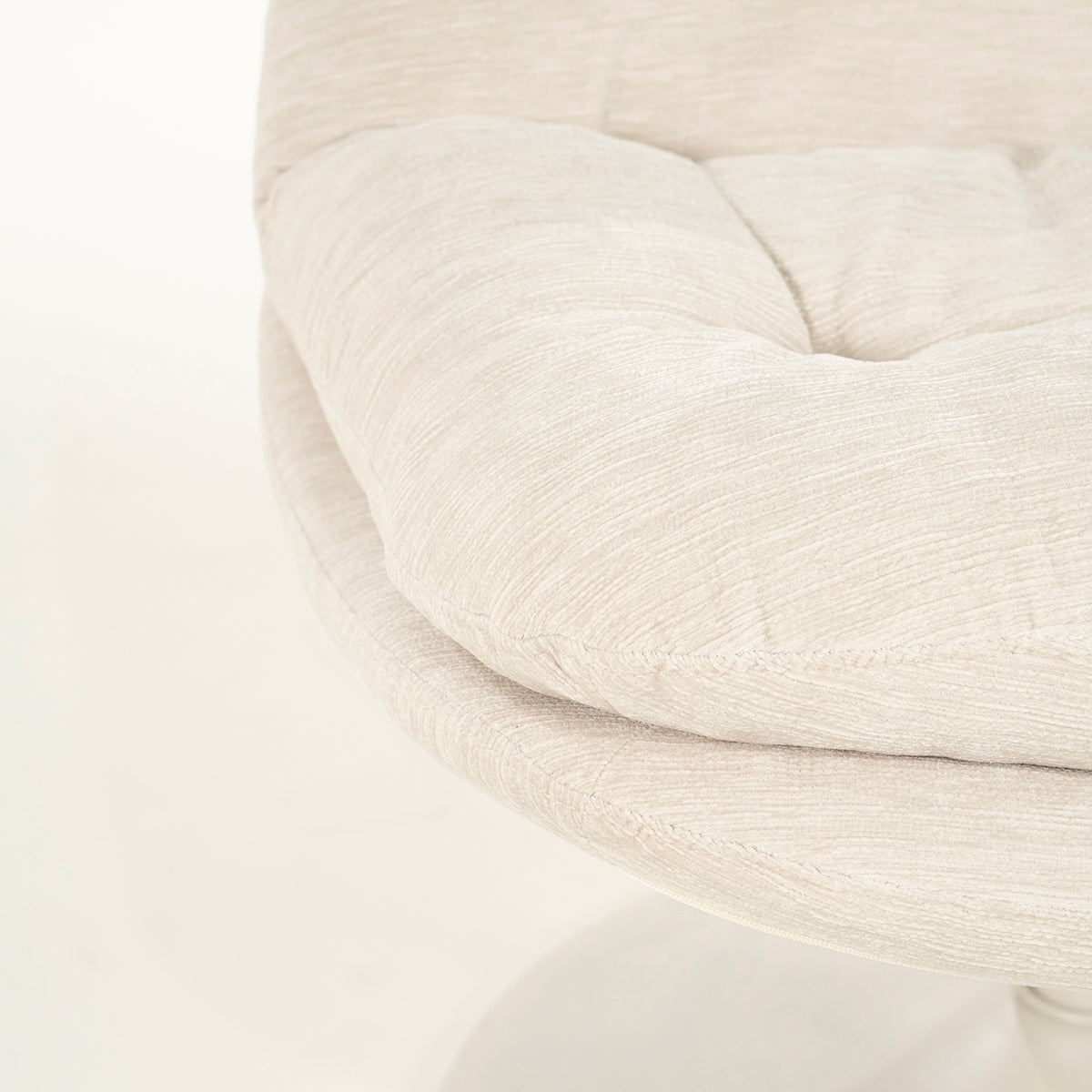 Tromba Swivel Lounge Chair