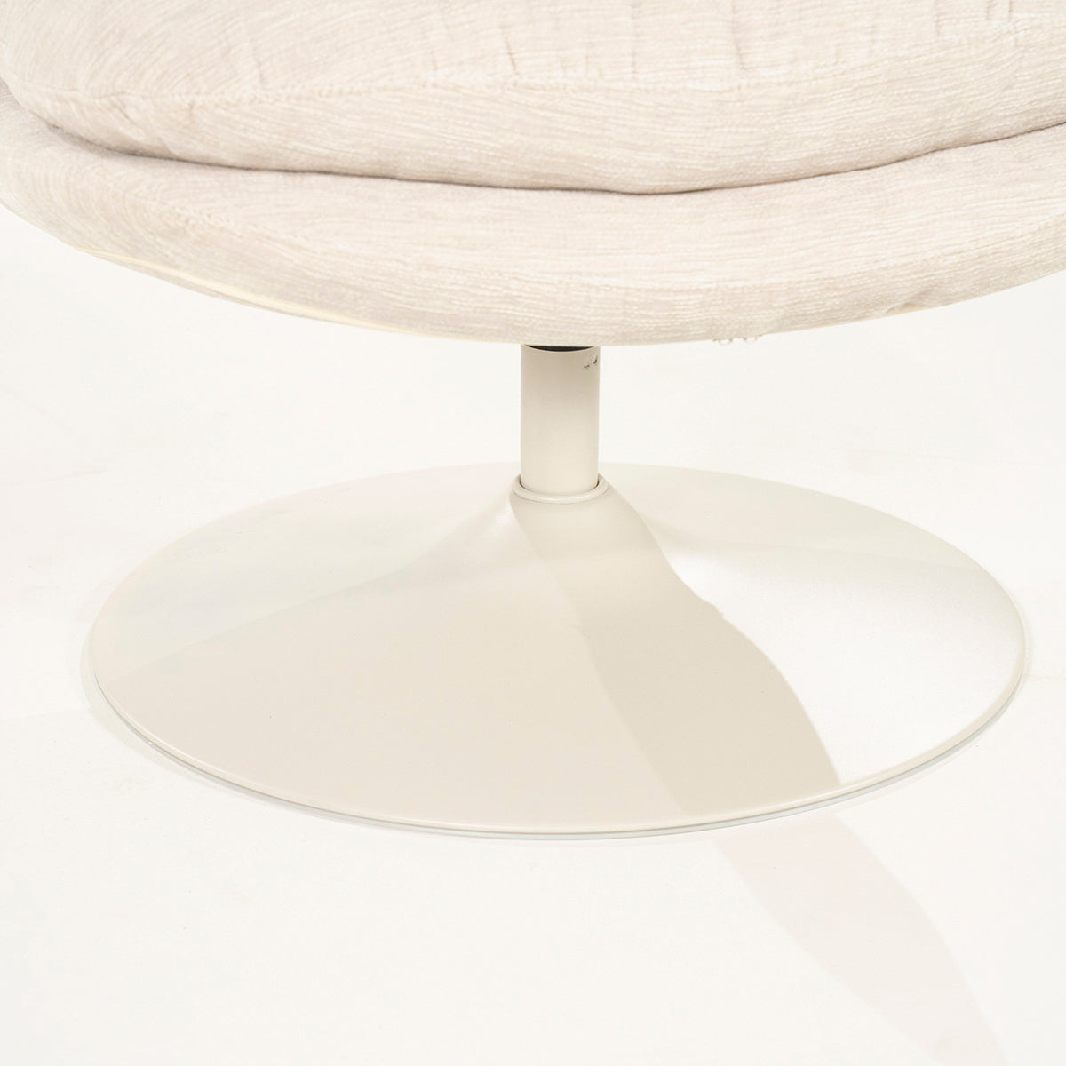 Tromba Swivel Lounge Chair