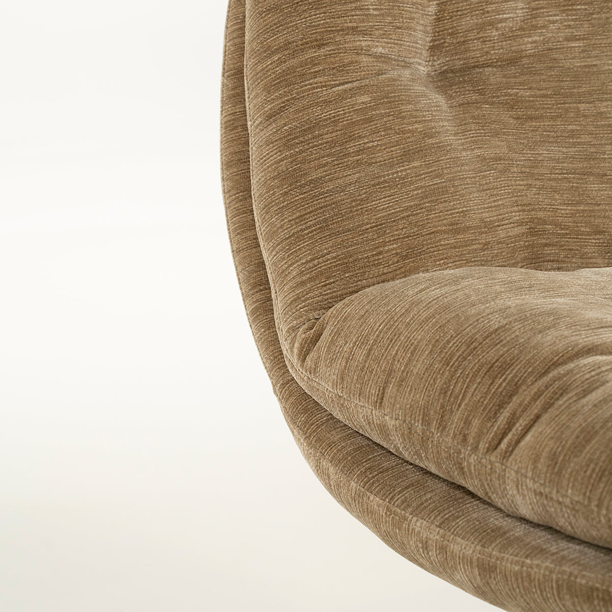 Tromba Swivel Lounge Chair