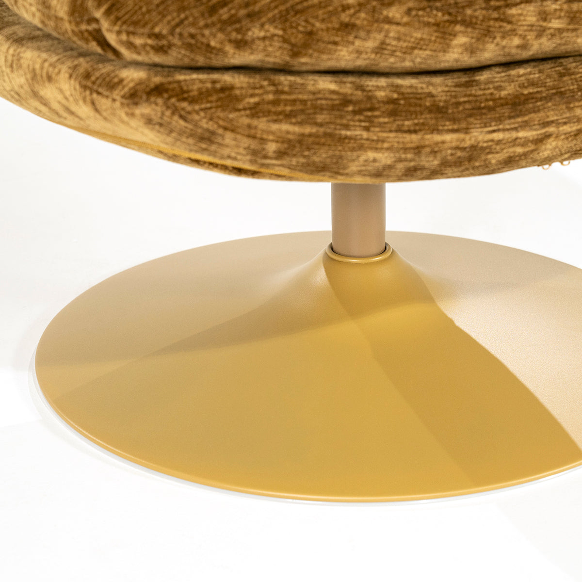 Tromba Swivel Lounge Chair