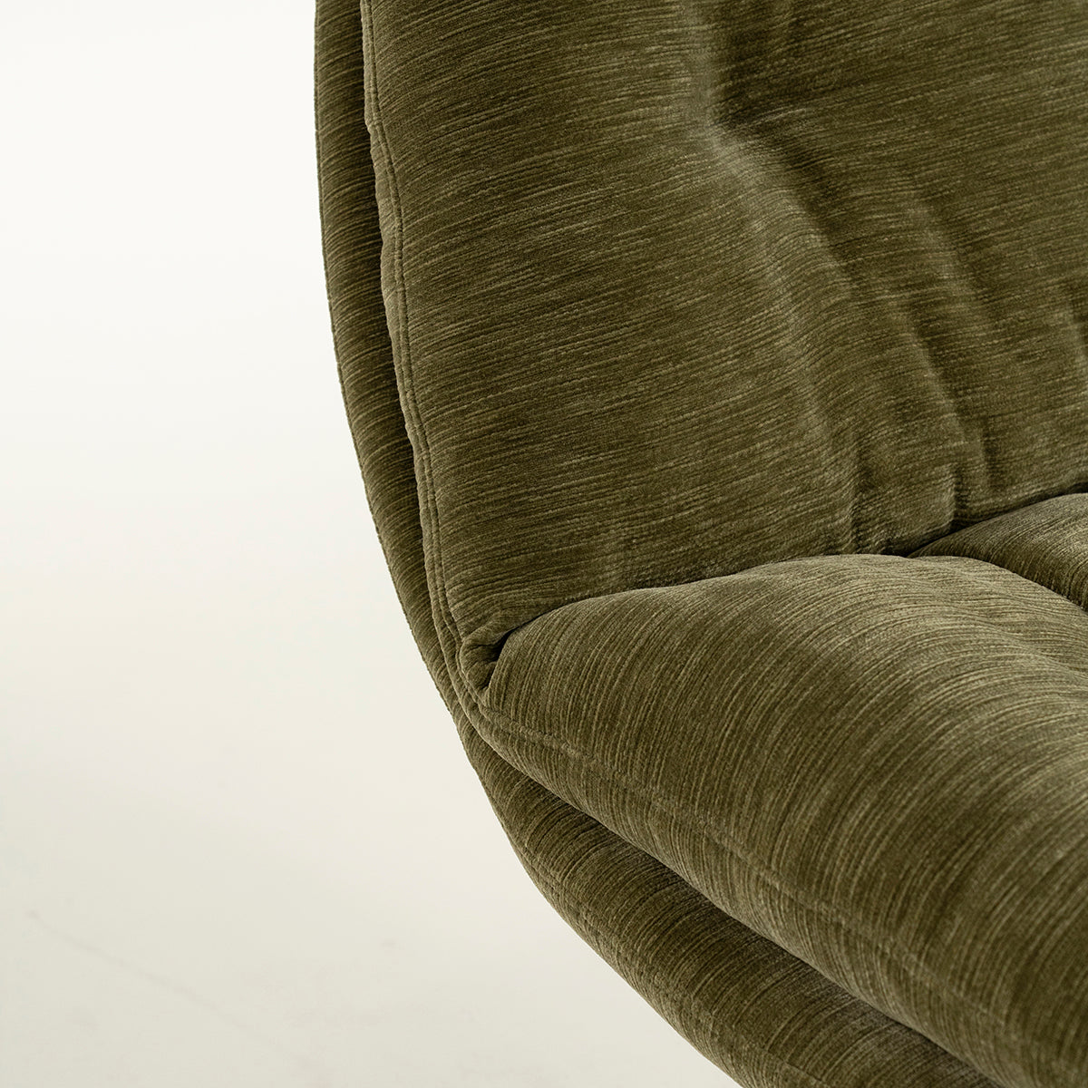 Tromba Swivel Lounge Chair