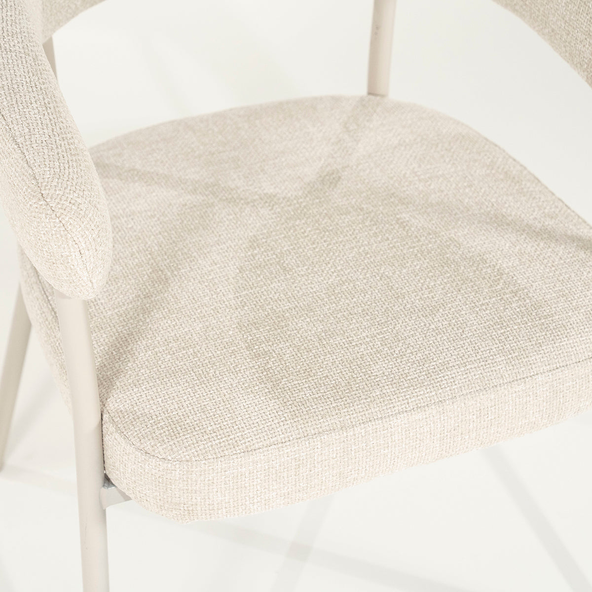 Yovi Chair