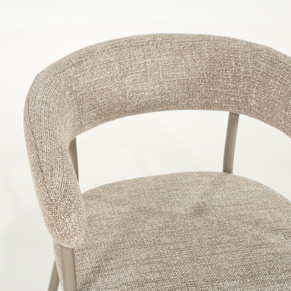 Yovi Chair