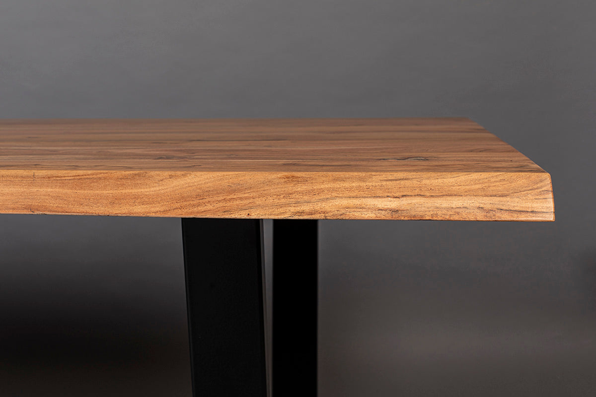 Aka Table