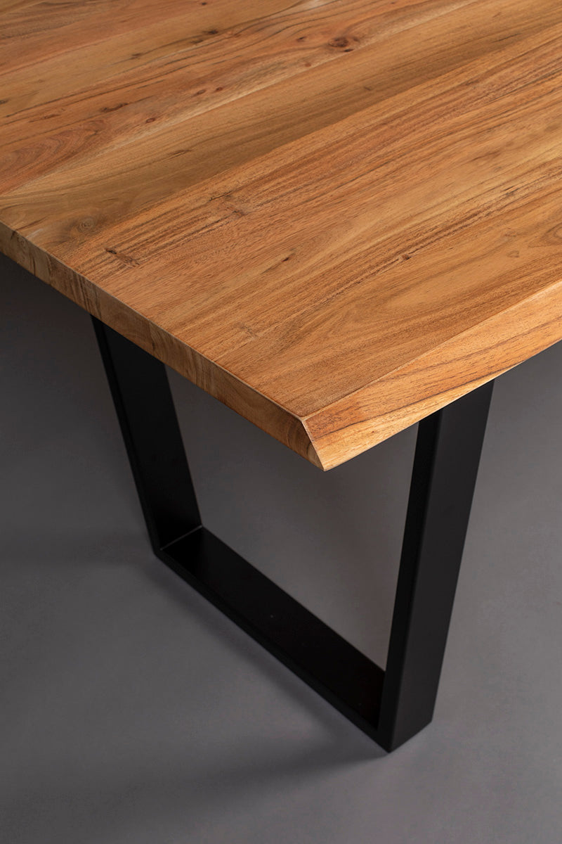 Aka Table