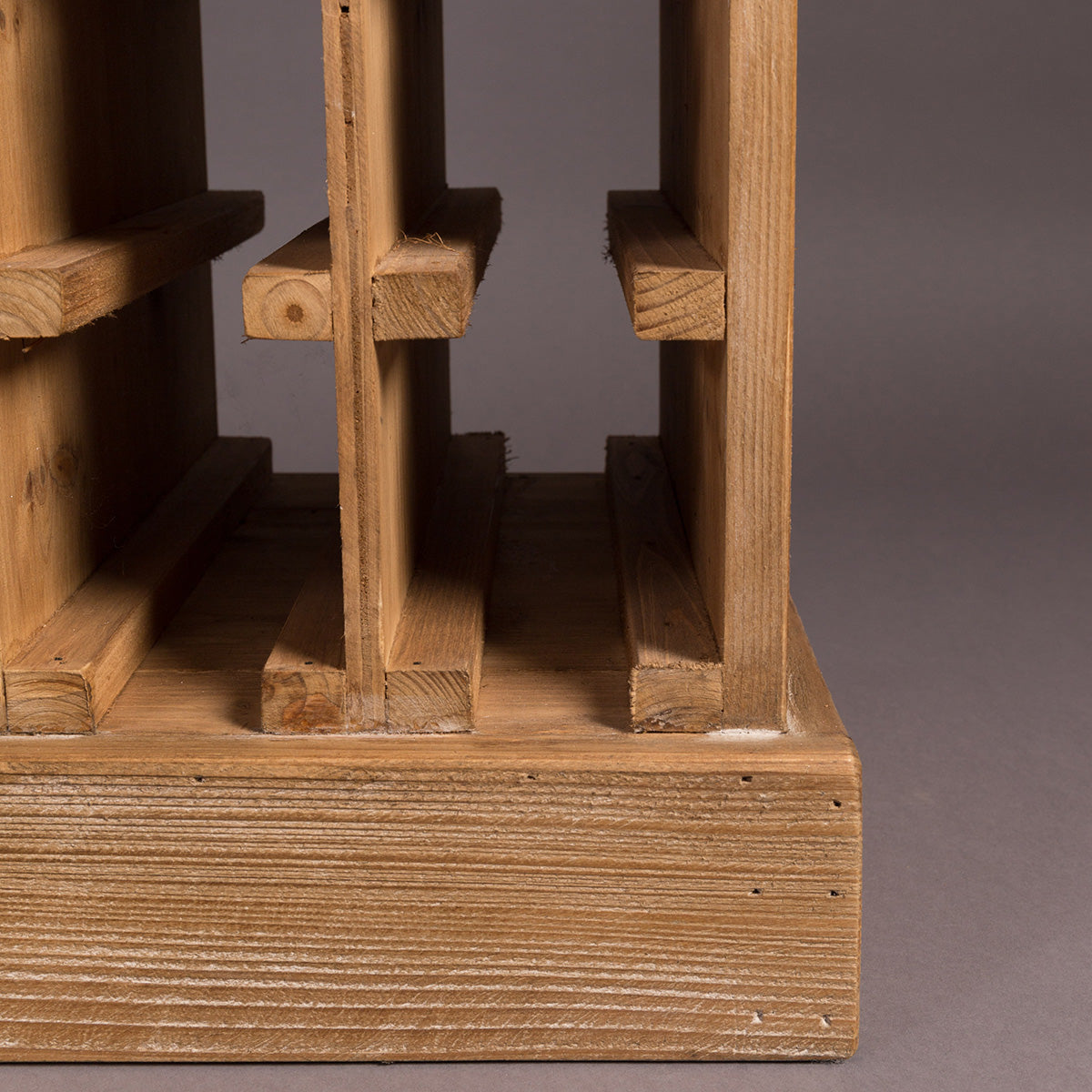 Claude Cabinet