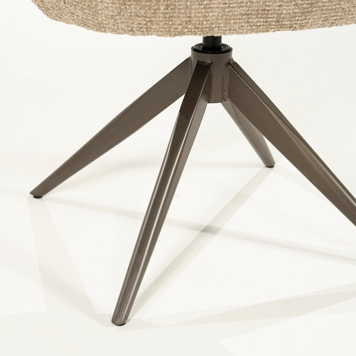 Alissa Oro Chair