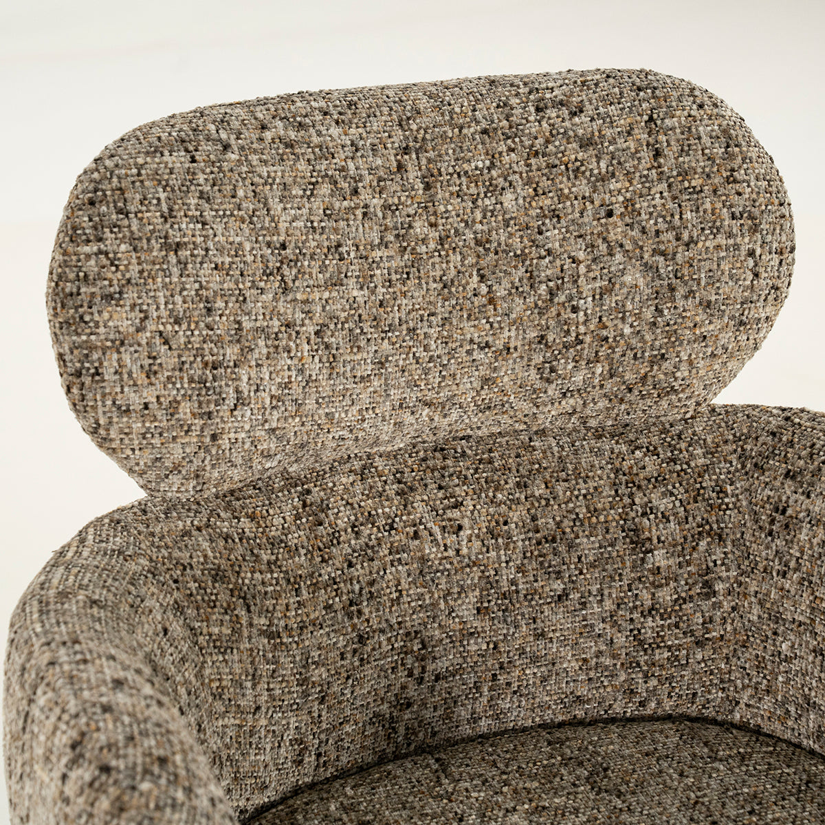 Darcio Gleam Chair