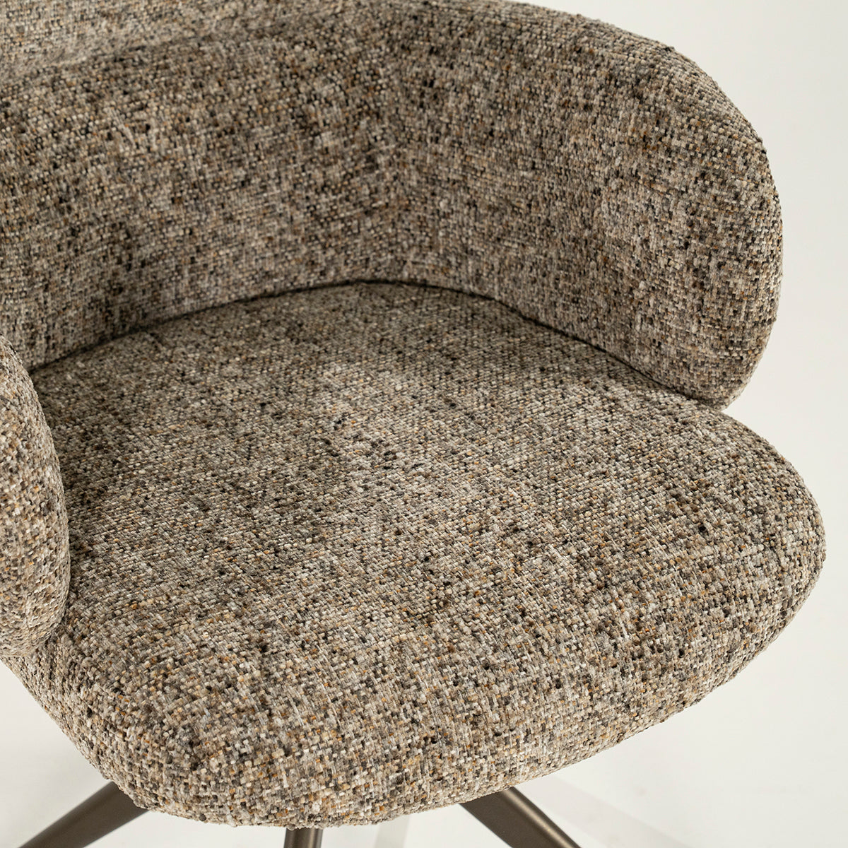 Darcio Gleam Chair