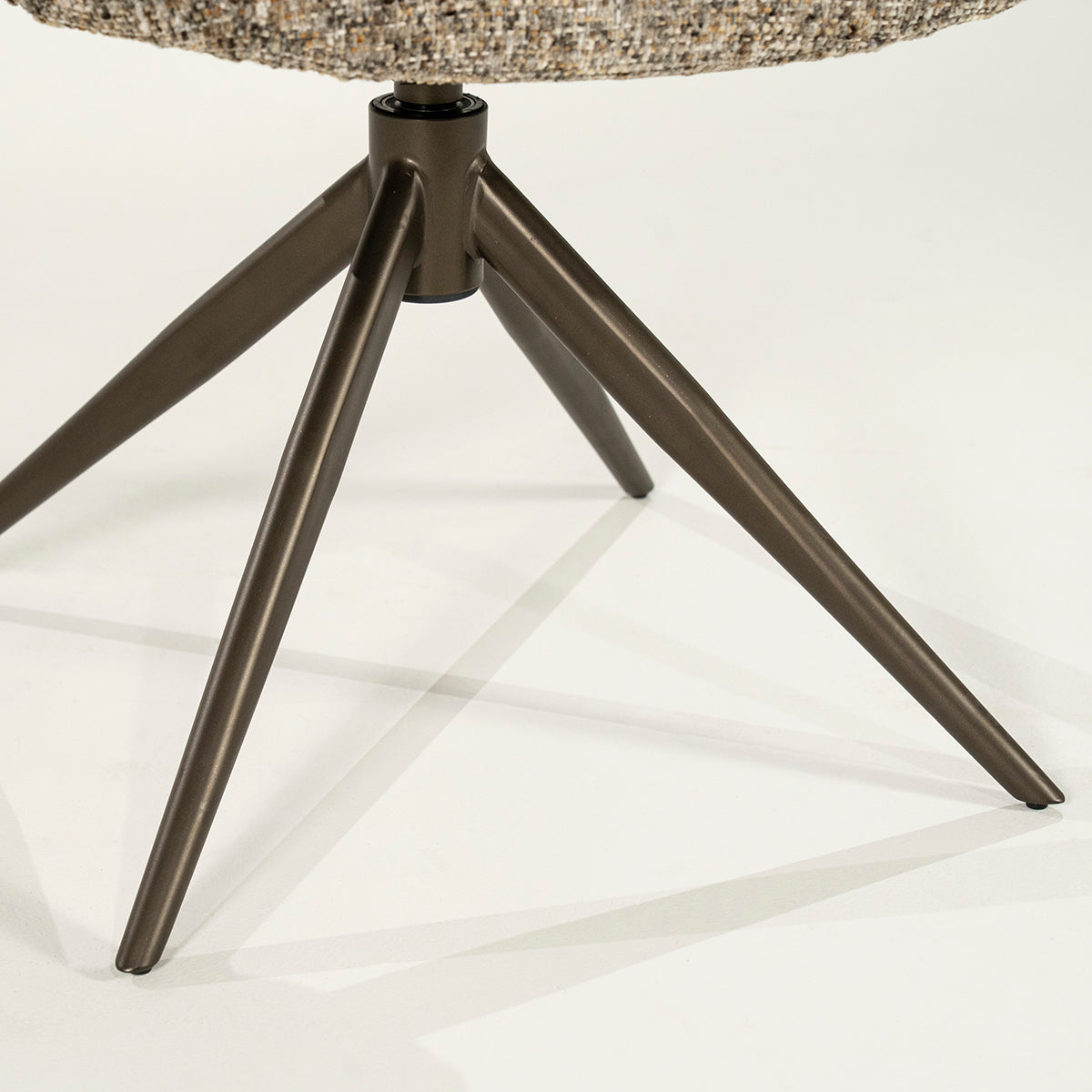 Darcio Gleam Chair