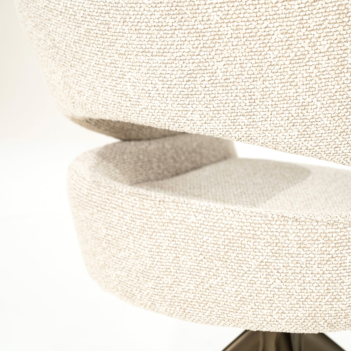 Hailey Eira Chair