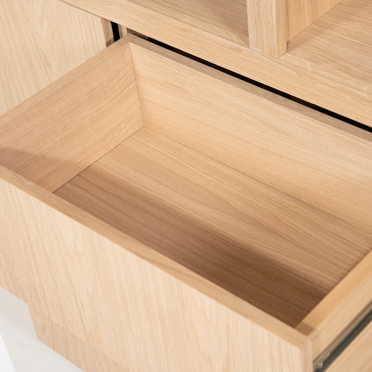 Helsinki 4 Doors 2 Drawers Cabinet