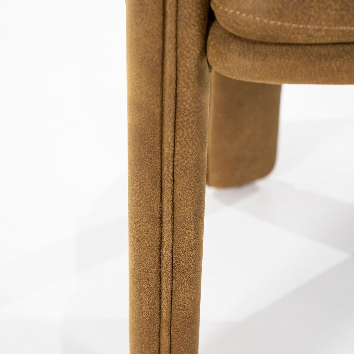 Liselore Cognac Beta Chair