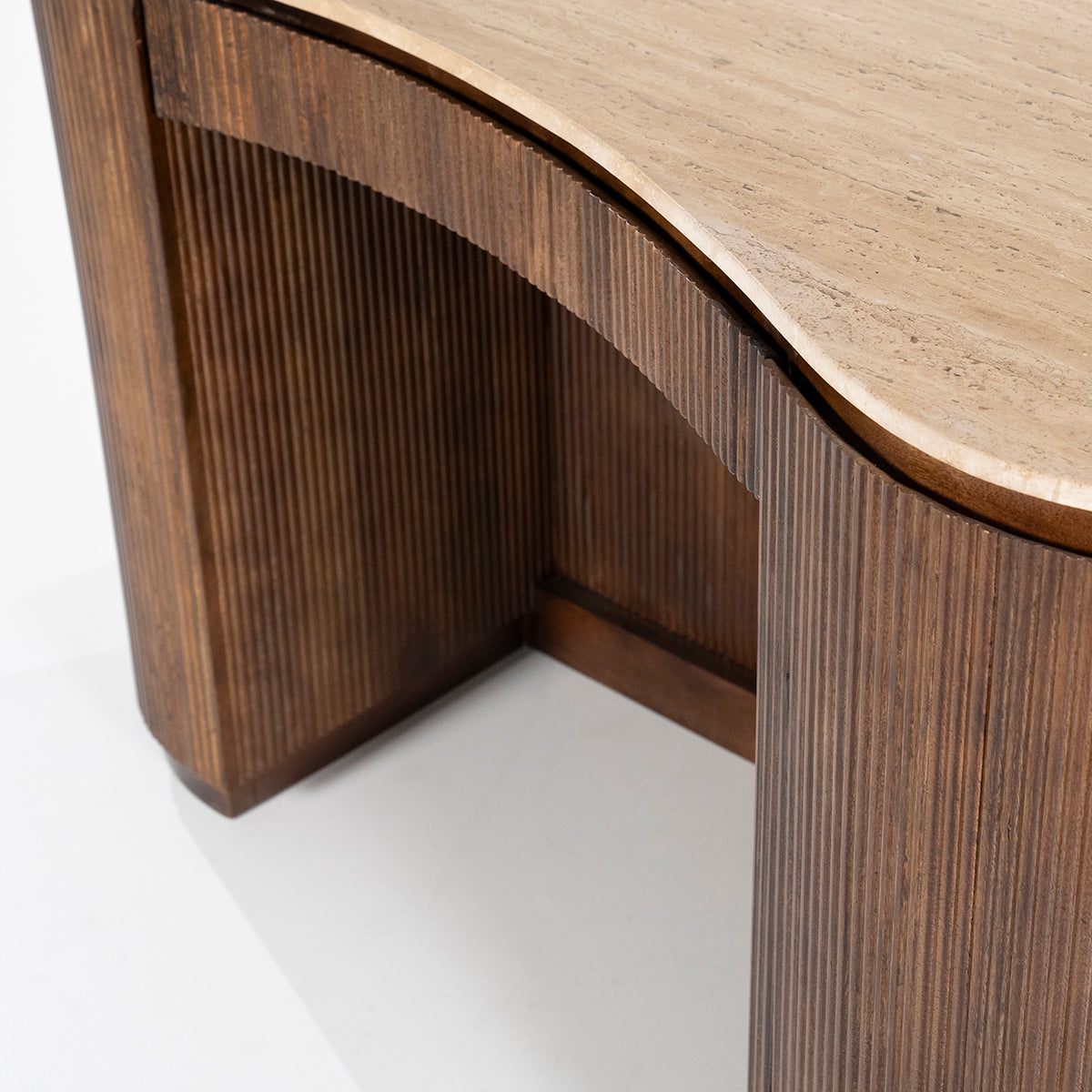 Mari Desk