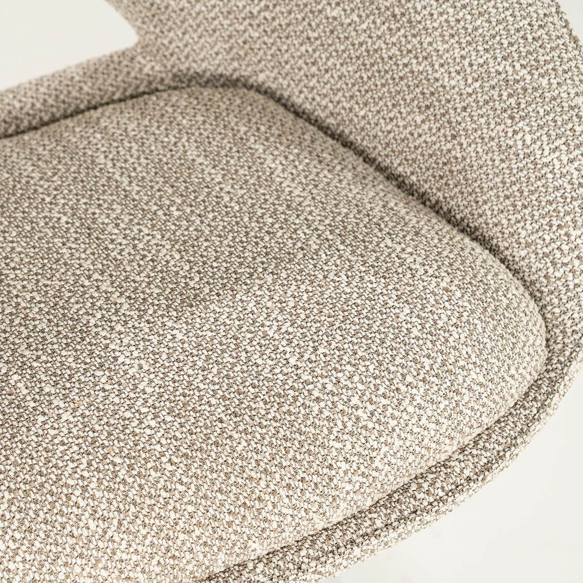 Nol Tova Chair
