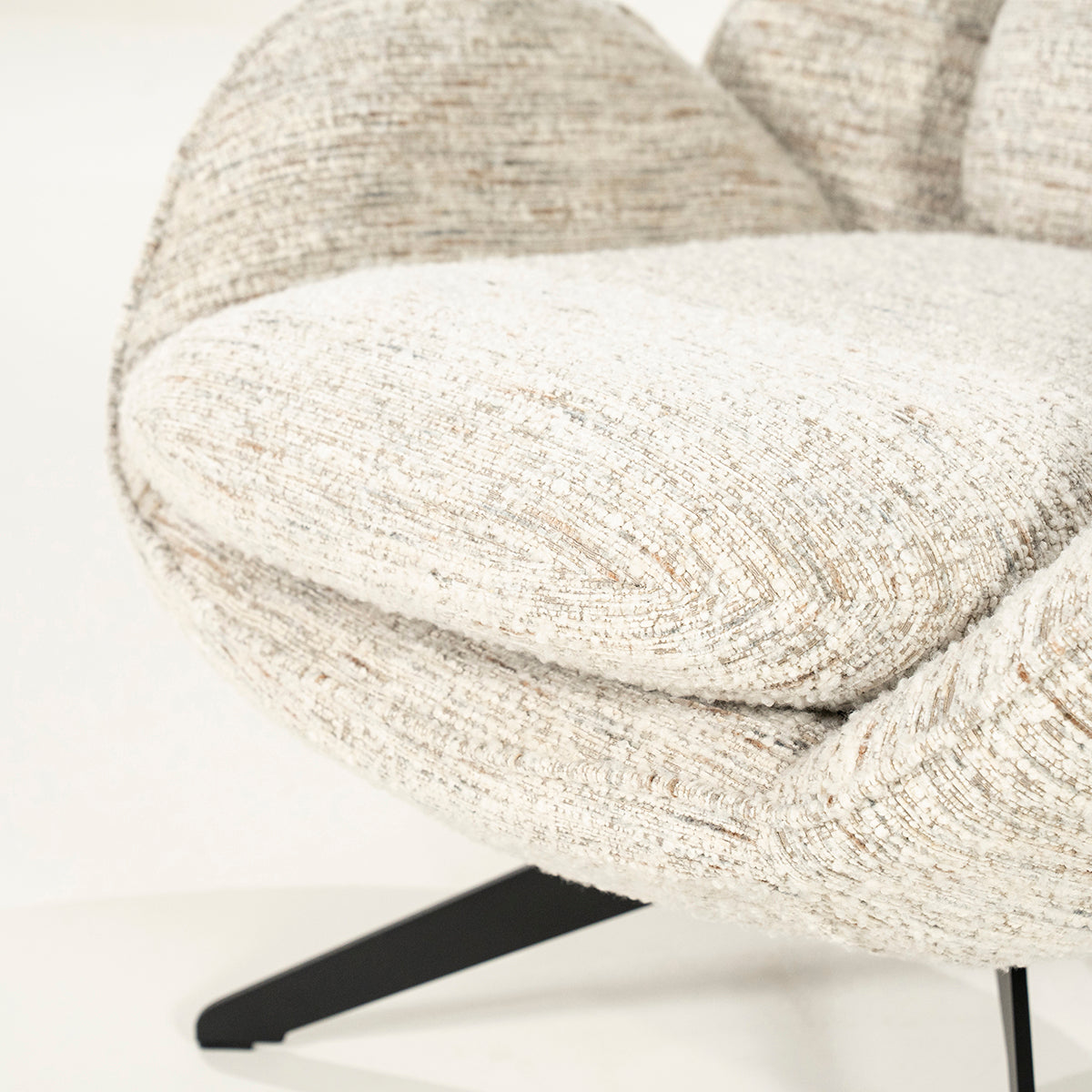 Ryan Zora Armchair