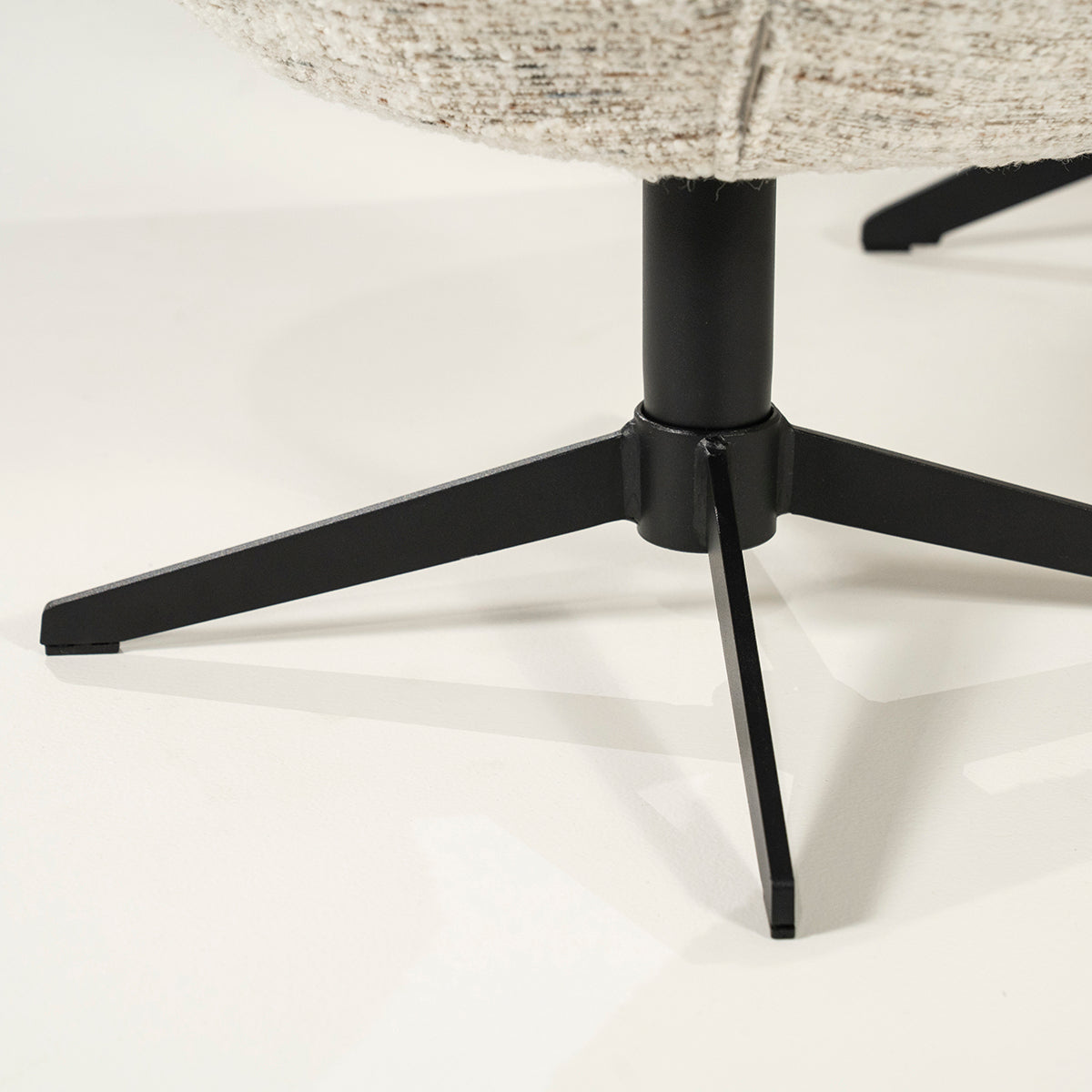 Ryan Zora Armchair