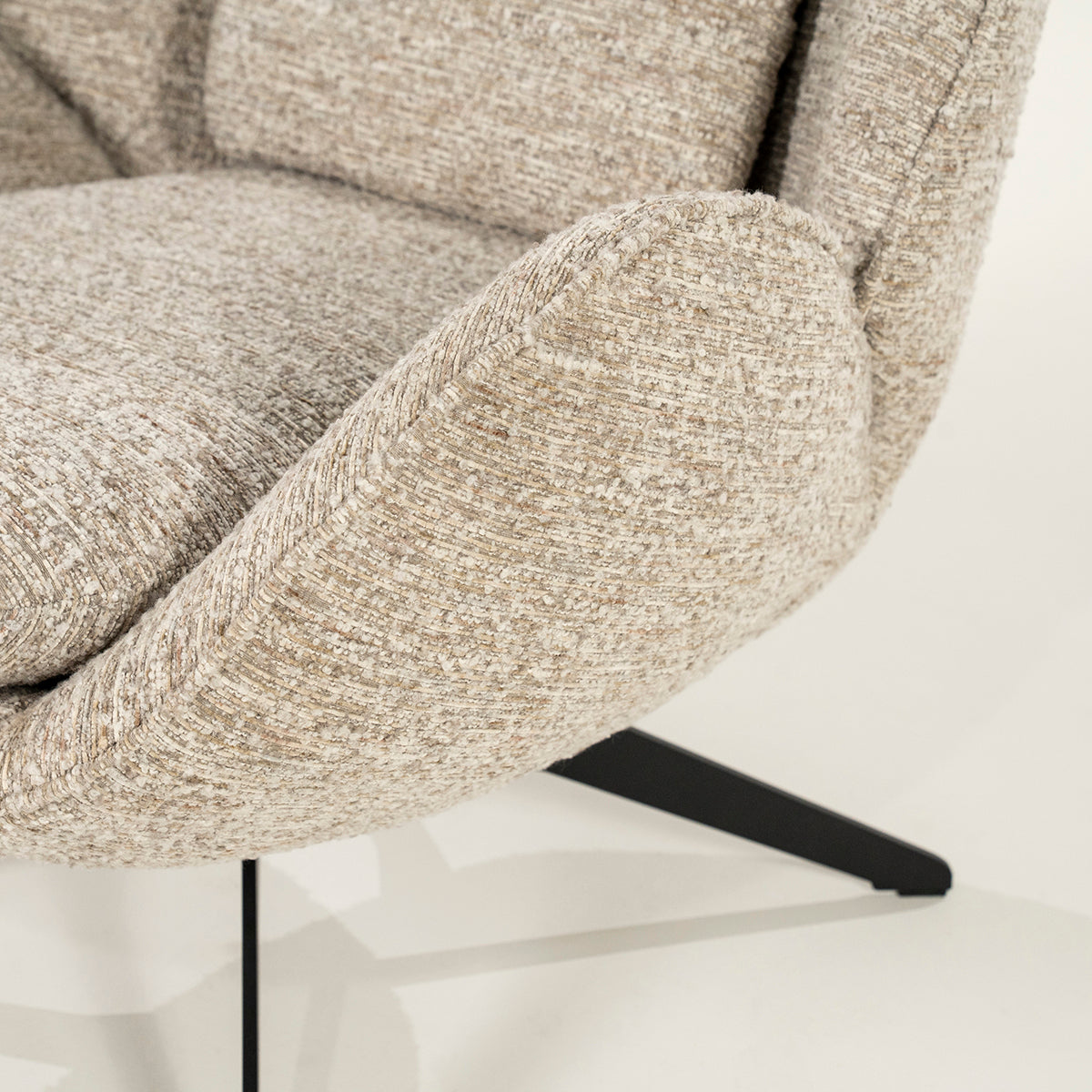 Ryan Zora Armchair