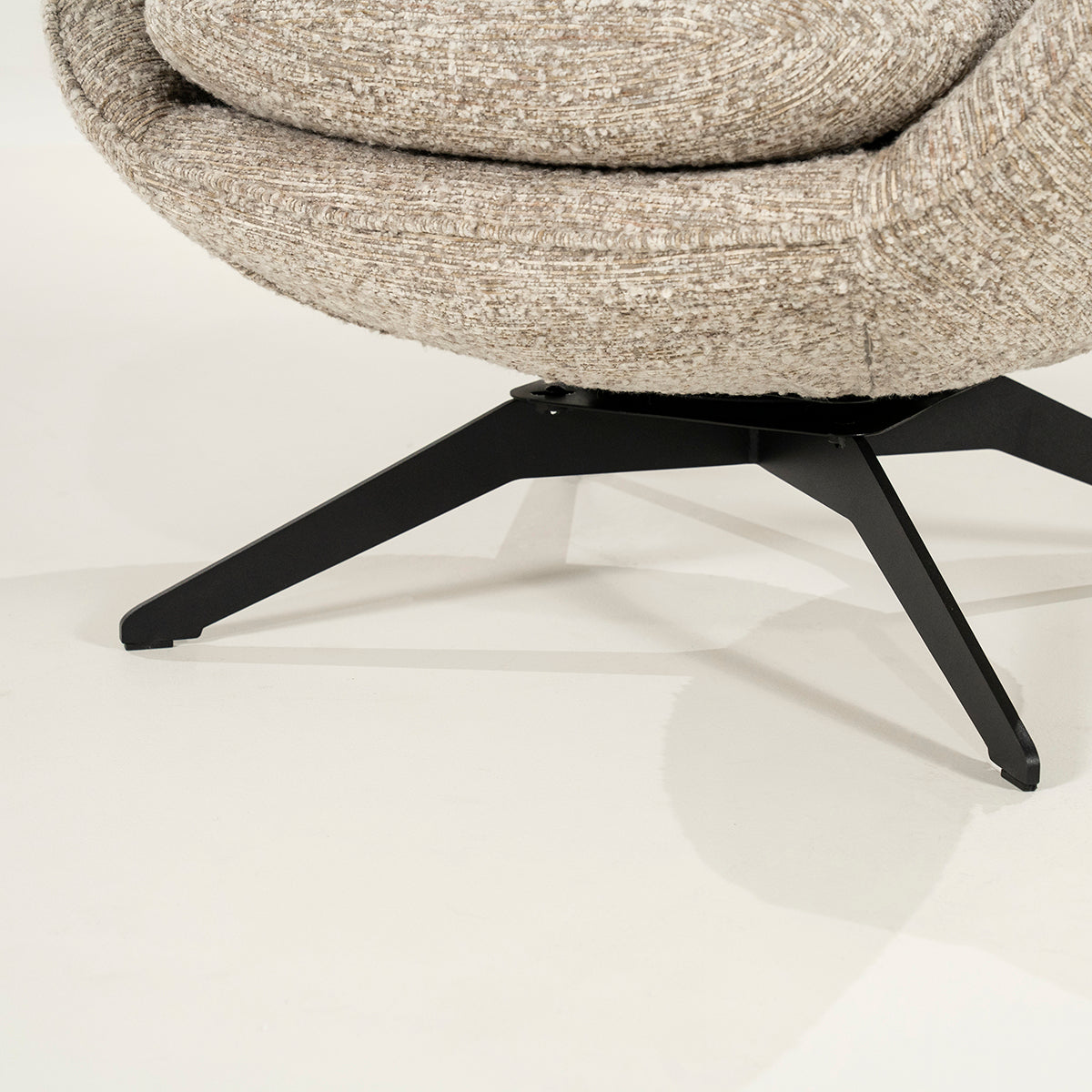Ryan Zora Armchair