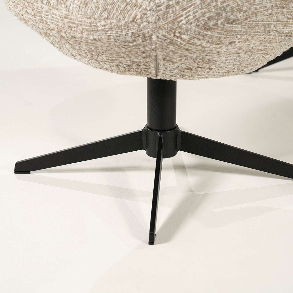 Ryan Zora Armchair