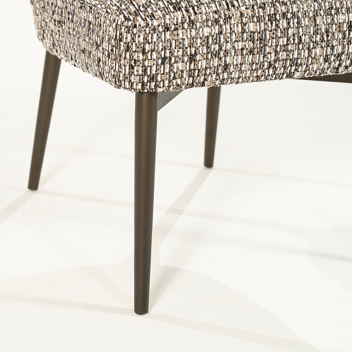 Tobias Vive Chair