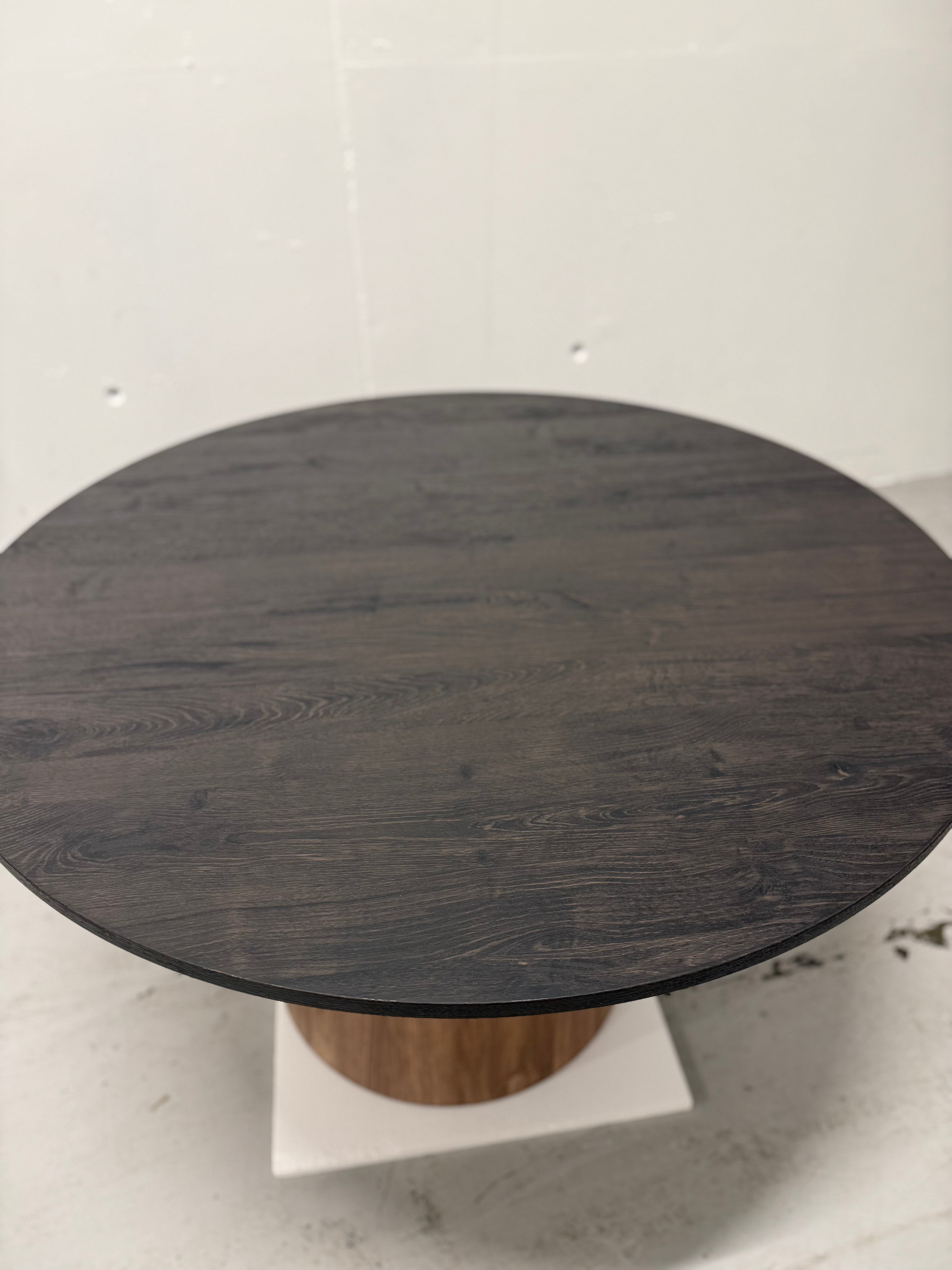 Maan Round Dining Table (Outlet)