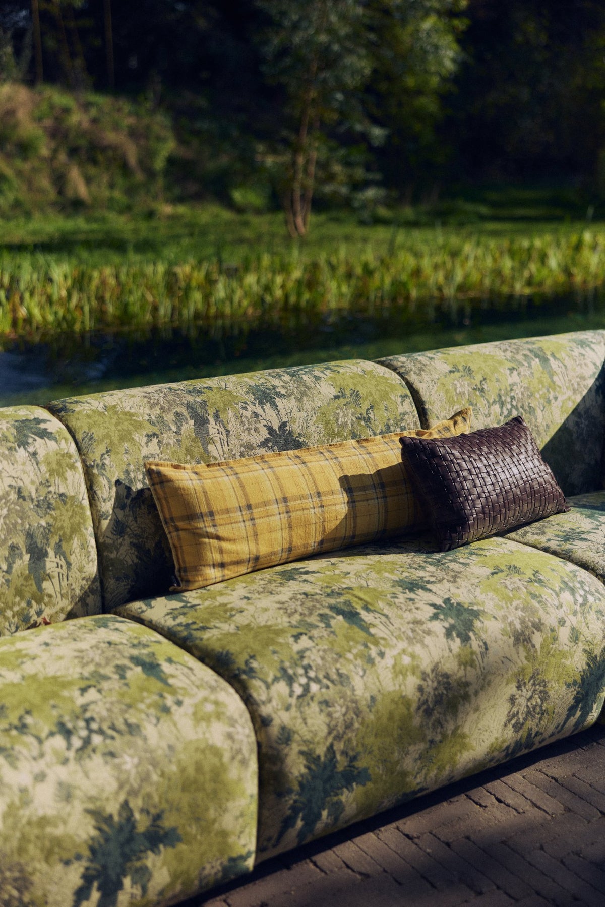 Bronco Outdoor Couch - Element Small Hocker