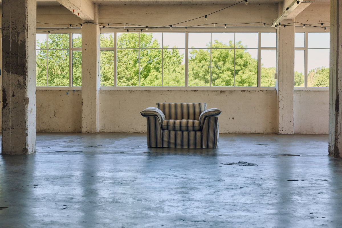 Nomad Loveseat