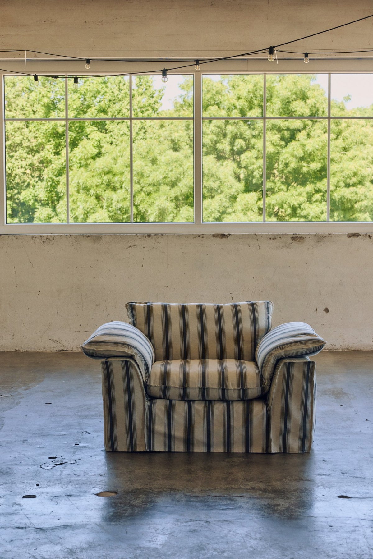 Nomad Loveseat