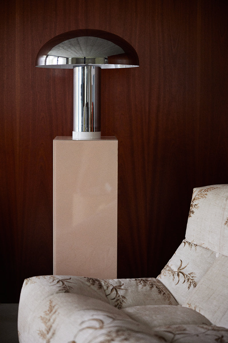 Mirror Nude Pillar