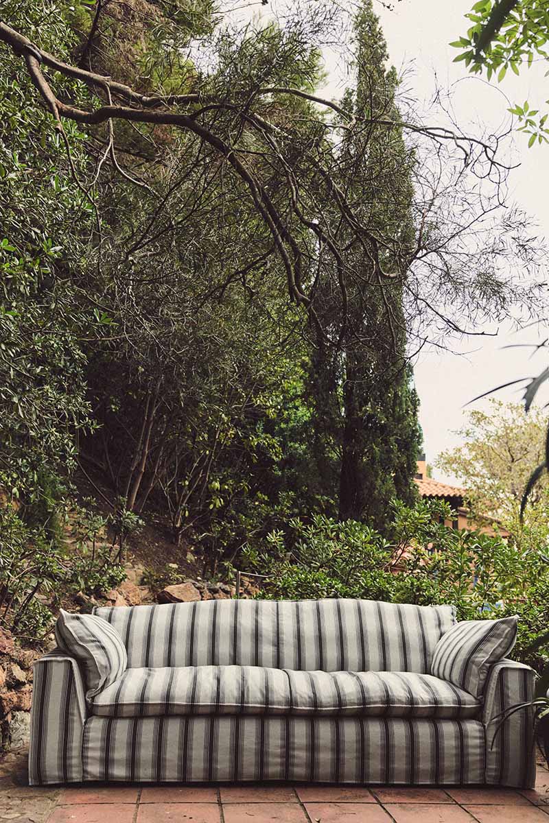 Nomad 244 Couch