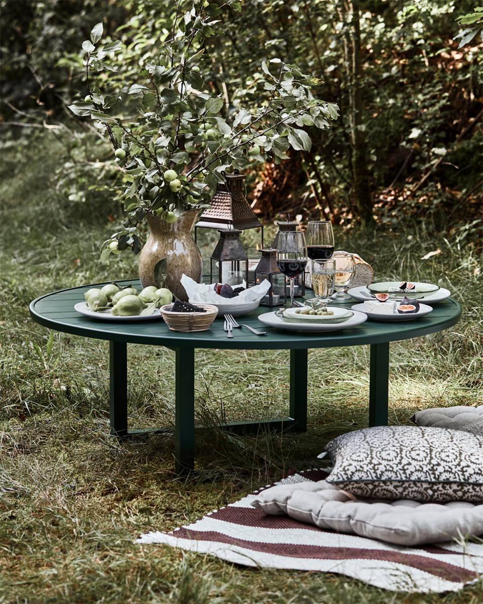 Helo Coffee Table