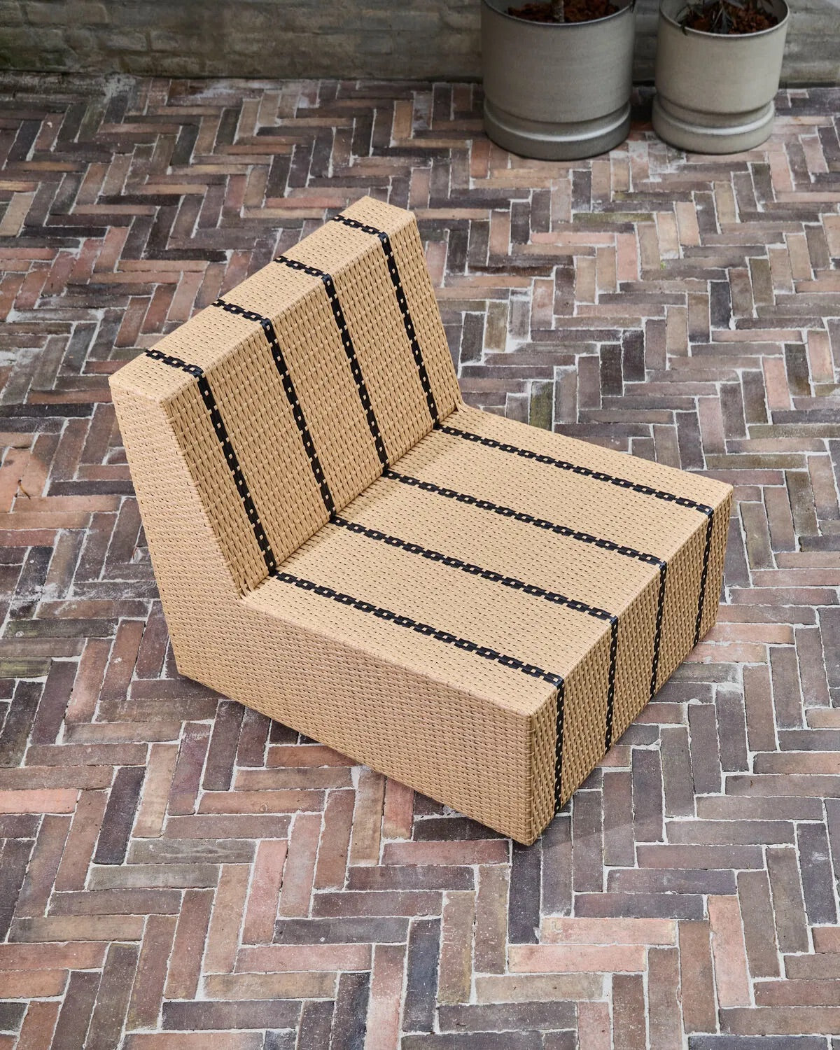 Jass Natural/Black Lounge Chair