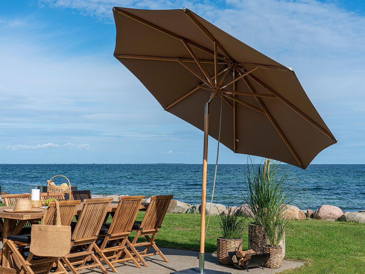 Austin Parasol with Tilt - WOO .Design
