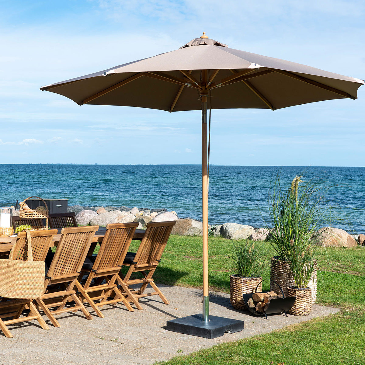Austin Parasol with Tilt - WOO .Design