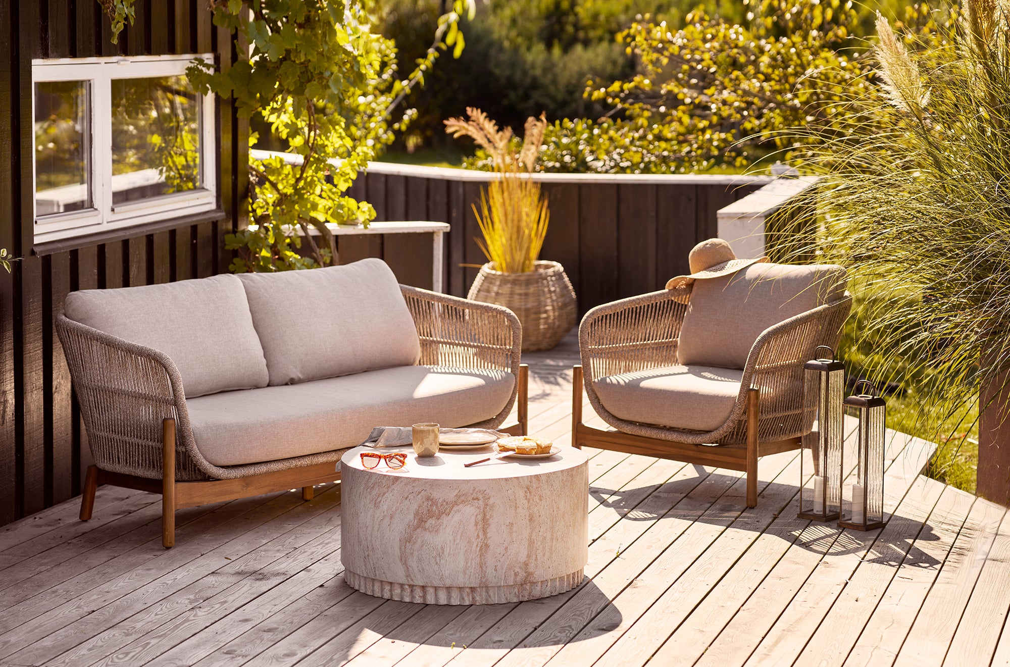 Bonn Coffee Table with Fluted Base