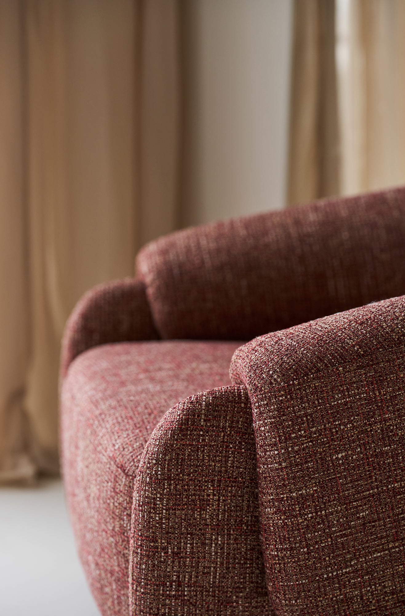 Hamilton Bordeaux Mix Lounge Chair