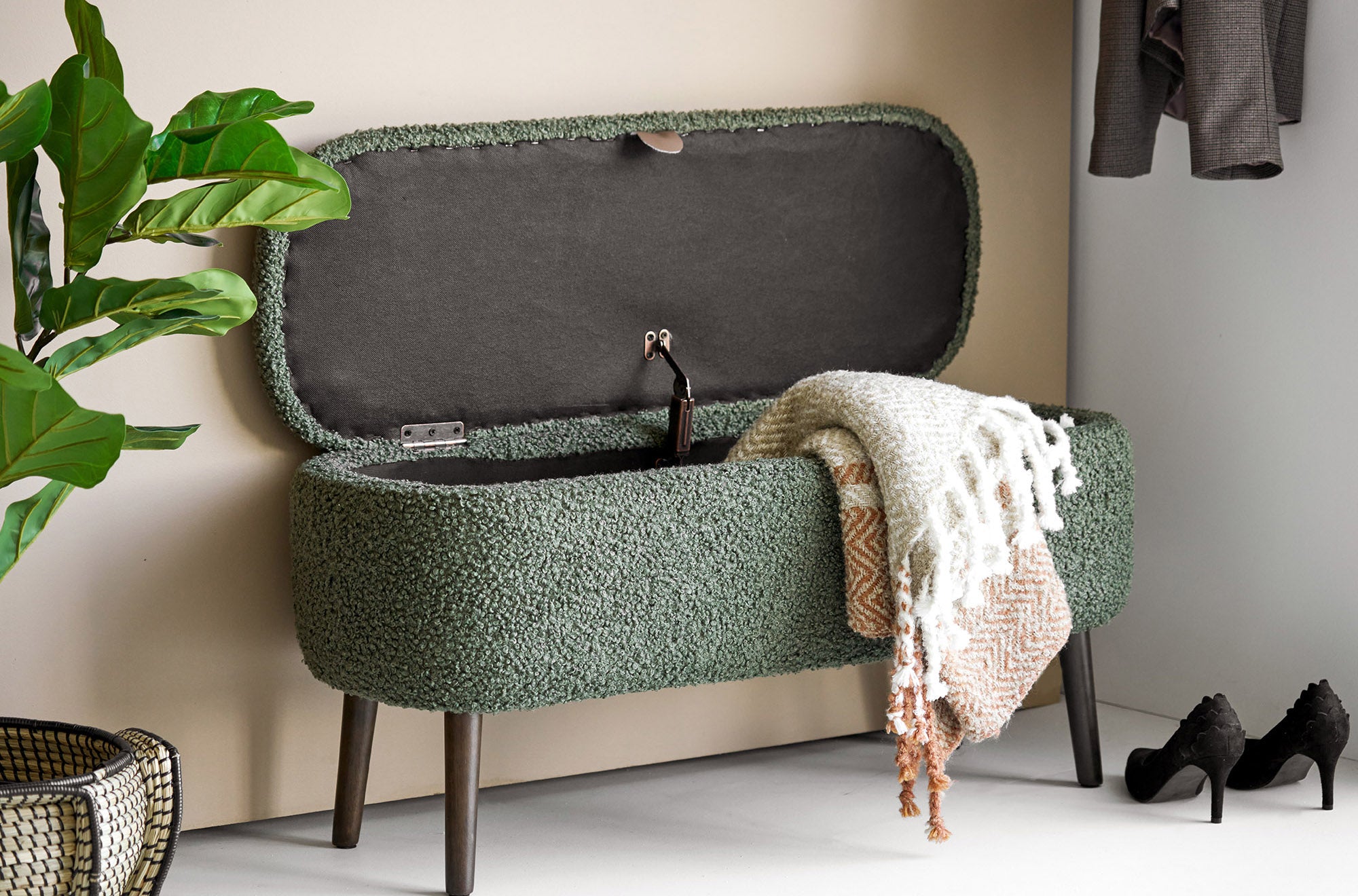 Harlow Bench
