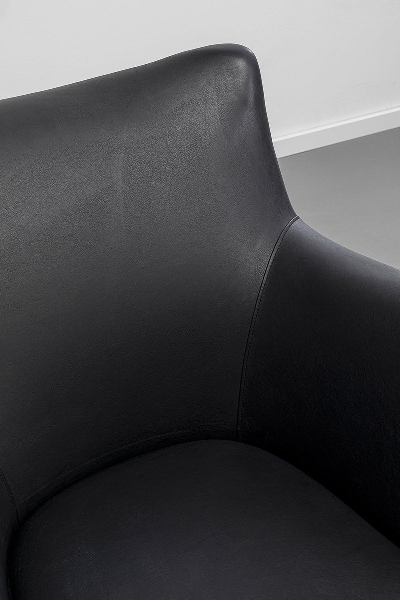 Goldfinger Smart Black Leather Armchair