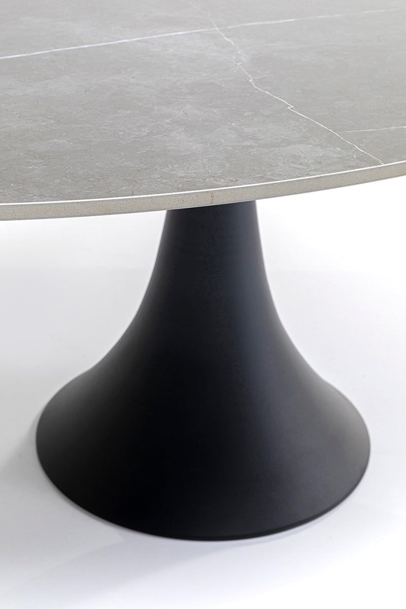 Grande Possibilita Black Oval Table