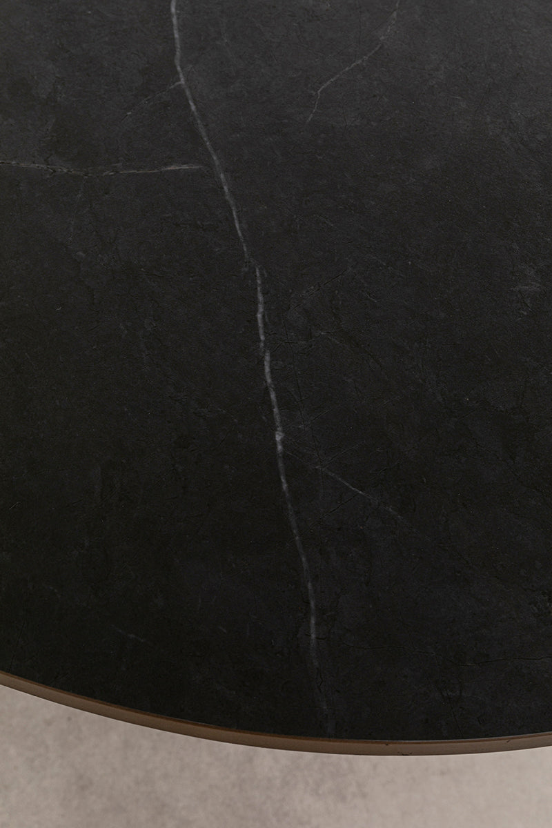 Grande Possibilita Black Oval Table