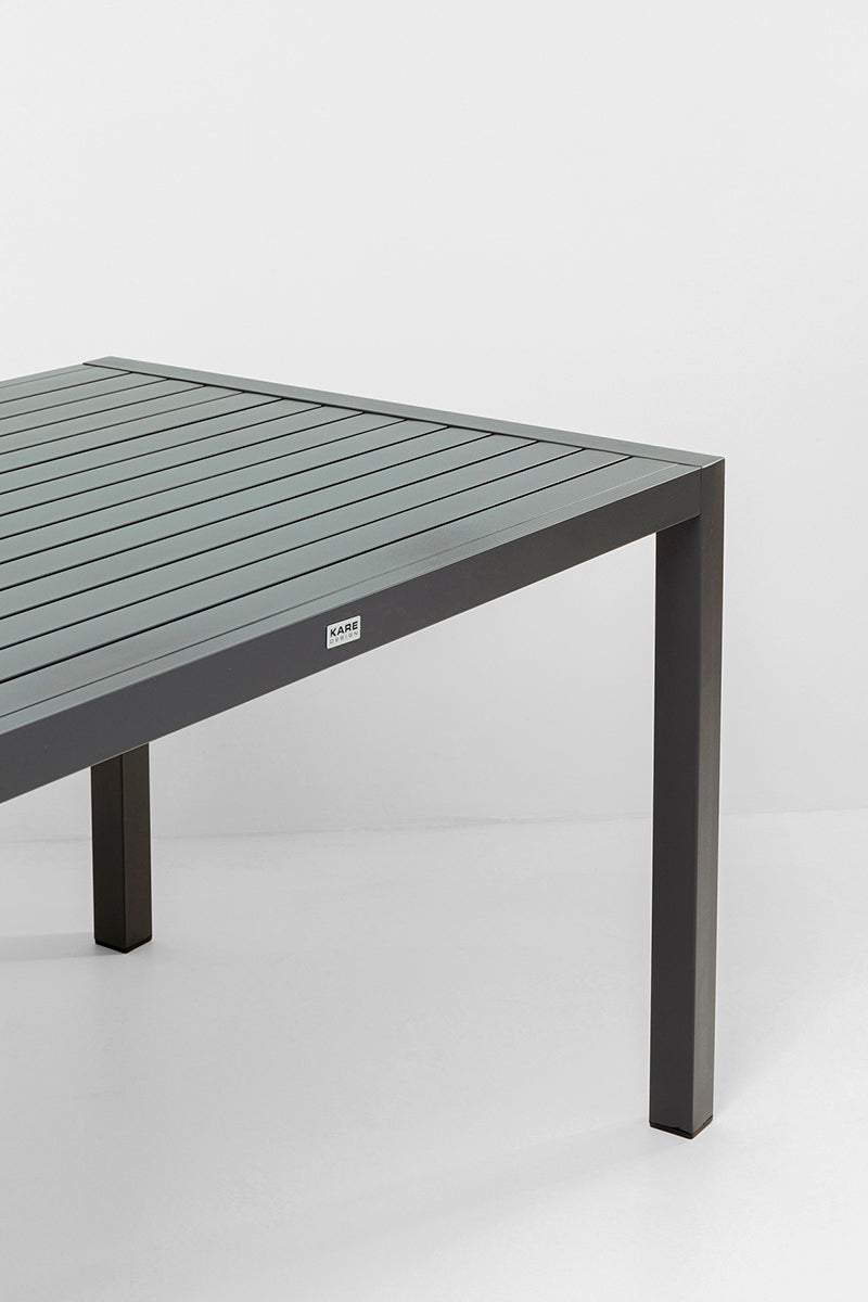 Madagascar Table